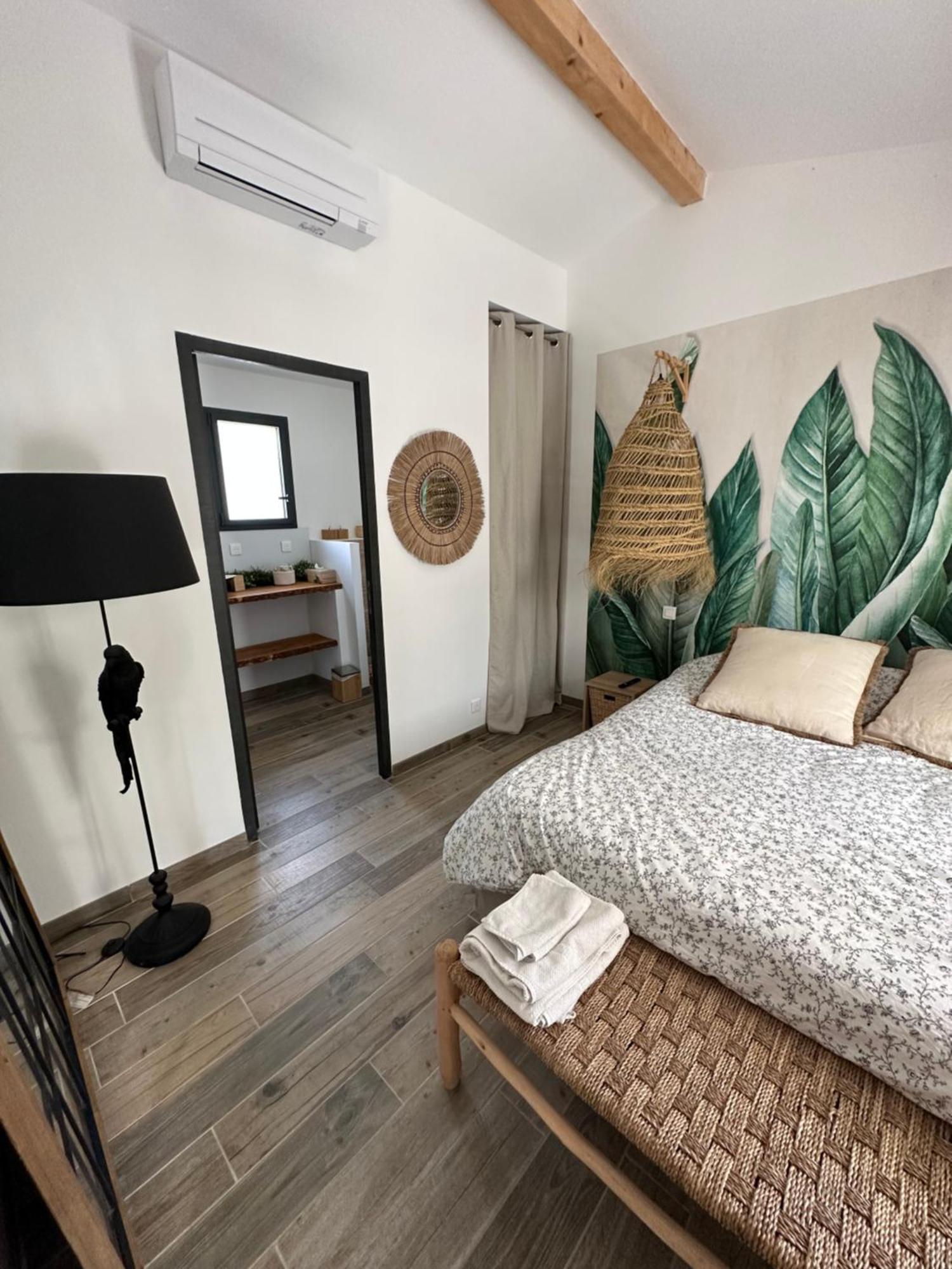 Petit nid douillet en Luberon avec spa Ansouis Extérieur photo